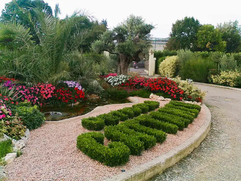 AdobeStock_1504607153 Dal-1999-1